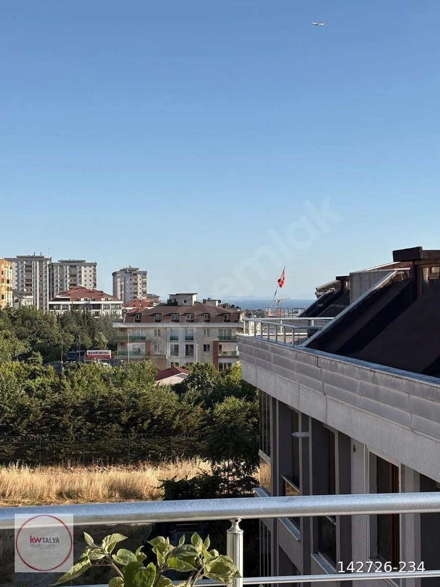 Beylikdüzü Kavaklı'da Satılık 3+2 Dubleks Daire 4