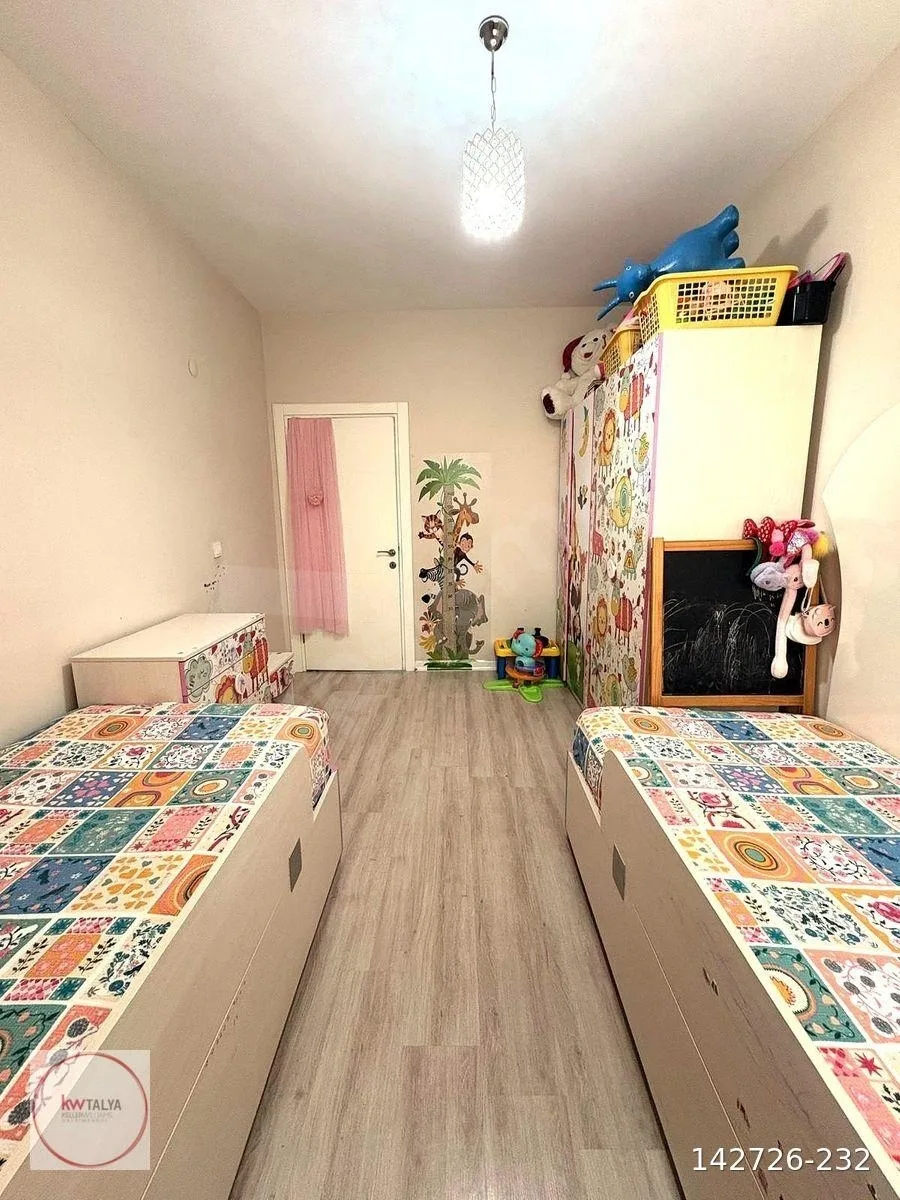 Beylikdüzü Kavaklı'da Satılık 2+1 Bahçe Katı 13