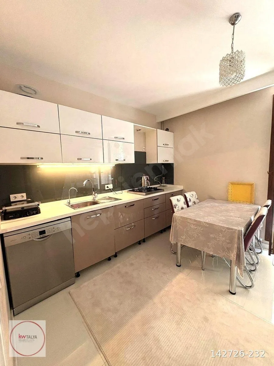 Beylikdüzü Kavaklı'da Satılık 2+1 Bahçe Katı 16