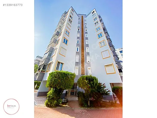Konyaaltı Hurma'da Havuzlu Sitede Satılık 3+1 Daire 3