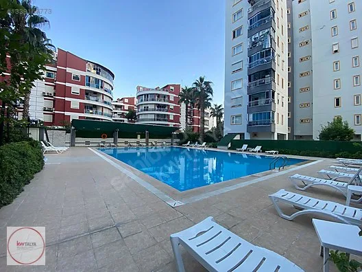 Konyaaltı Hurma'da Havuzlu Sitede Satılık 3+1 Daire