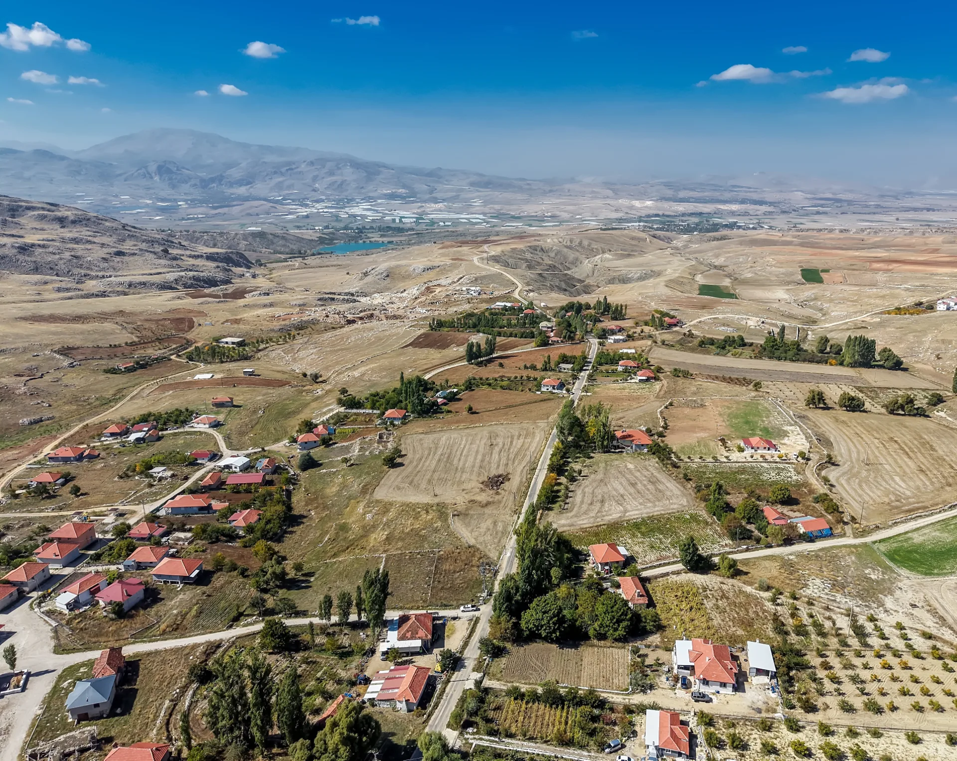 K2A'DAN SATILIK KÖY İMARLI 701M² TARLA 6