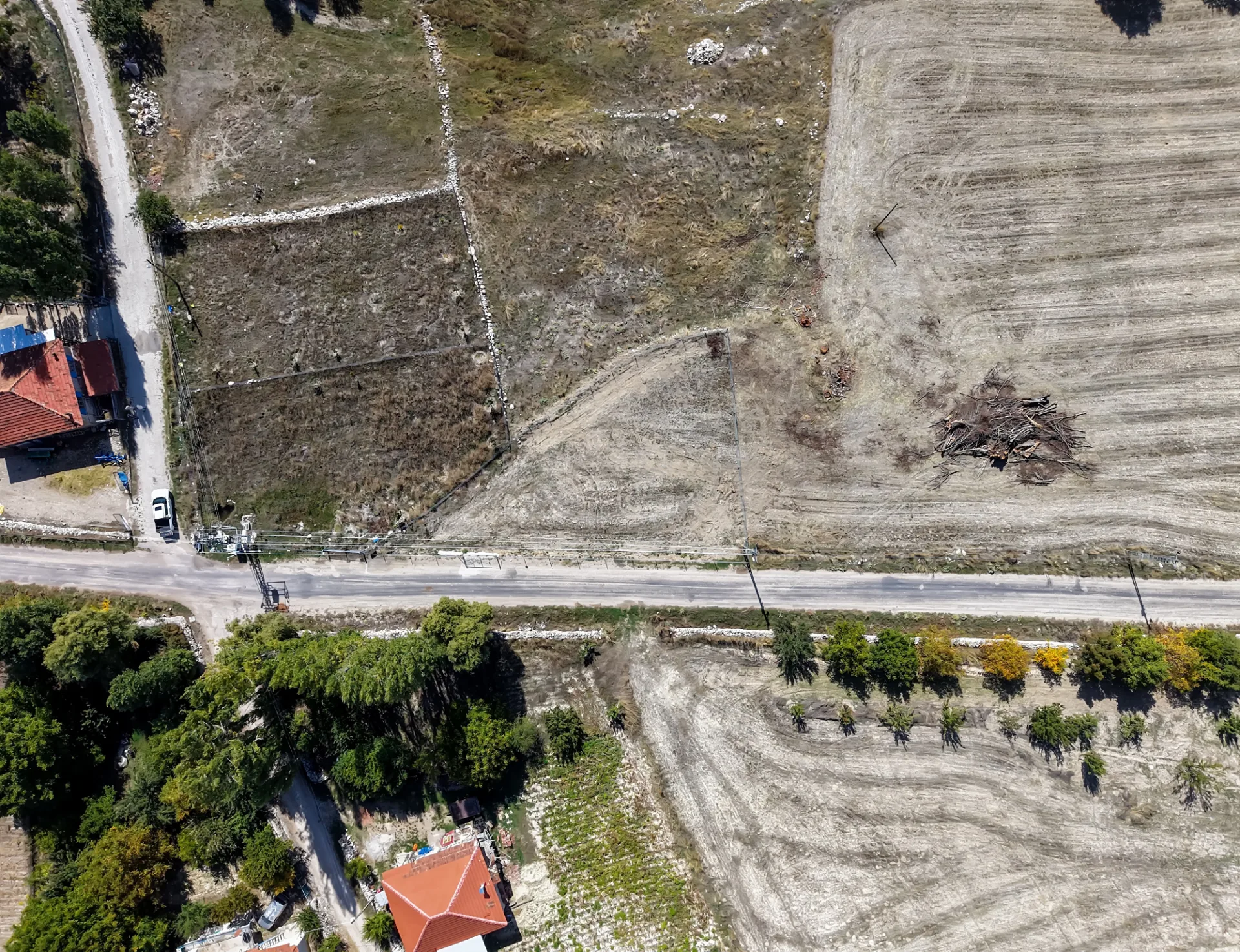 K2A'DAN SATILIK KÖY İMARLI 701M² TARLA 7
