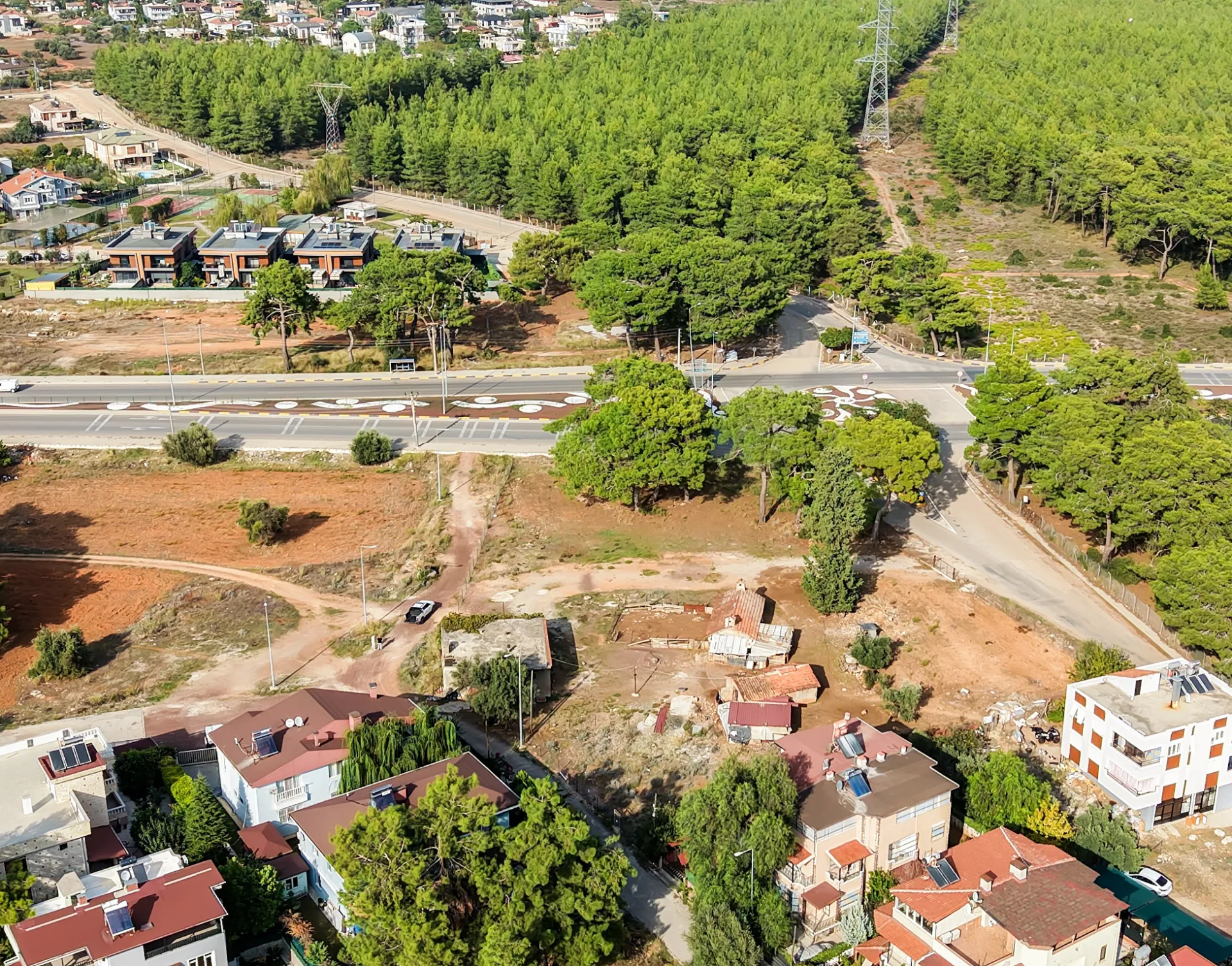 K2A'DAN ANTALYA DÖŞEMEALTI NEBİLER'DE SATILIK ANAYOL ÜZERİ TARLA 3